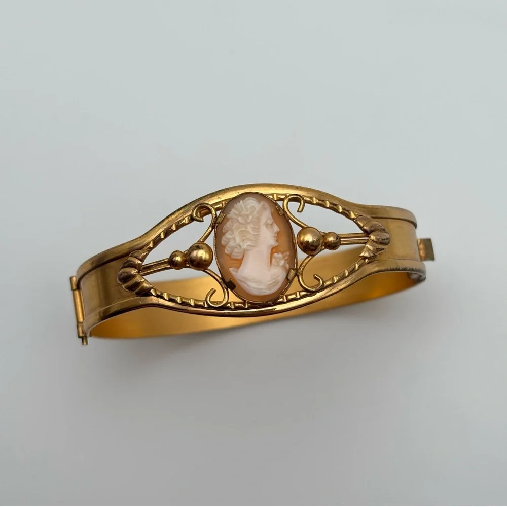 Vintage Gold-Tone Cameo Bangle Bracelet - Picture 6 of 6